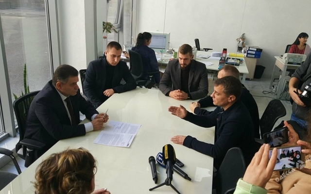 Активисты требуют от руководства Одесской облгосадминистрации провести перевыборы в Одессе Фото № 4 Активисты требуют от руководства Одесской облгосадминистрации провести перевыборы в Одессе Фото № 4