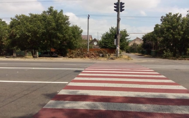 На Тираспольском шоссе, где в ДТП погибли ребенок и девушка, установили светофор Фото № 1 На Тираспольском шоссе, где в ДТП погибли ребенок и девушка, установили светофор Фото № 1