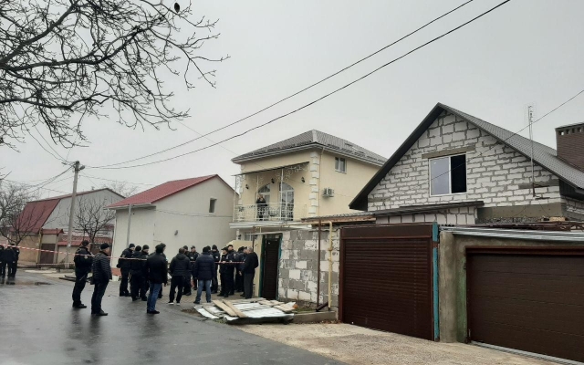 На Фонтане сносят три «нахалстроя»: в одном из них живут люди Фото № 2 На Фонтане сносят три «нахалстроя»: в одном из них живут люди Фото № 2
