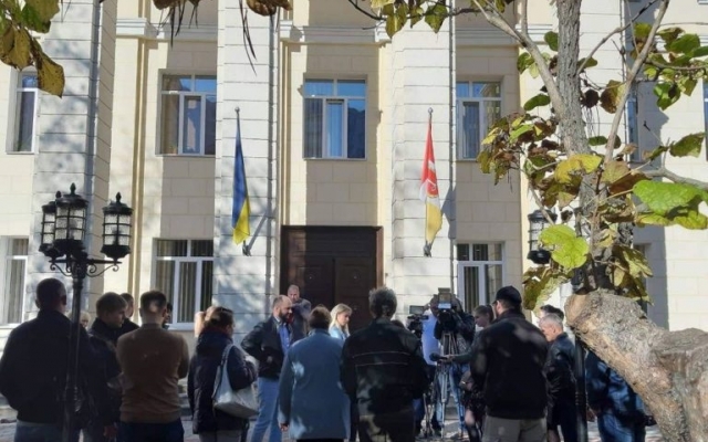 Одесситы через суд пытаются защитить барельеф Жукова Фото № 1 Одесситы через суд пытаются защитить барельеф Жукова Фото № 1