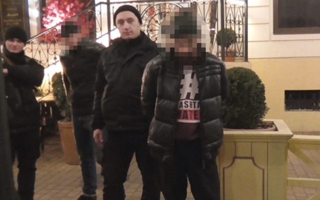 В центре Одессы мужчина пытался ограбить ломбард Фото № 2 В центре Одессы мужчина пытался ограбить ломбард Фото № 2