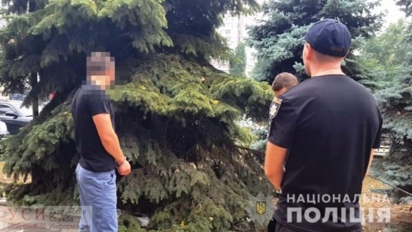 Лже-полицейские ограбили квартиру иностранцев в центре Одессы Фото № 0 Лже-полицейские ограбили квартиру иностранцев в центре Одессы Фото № 0