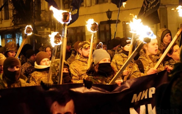 В Одессе состоялось факельное шествие националистов со всех уголков Украины Фото № 9 В Одессе состоялось факельное шествие националистов со всех уголков Украины Фото № 9