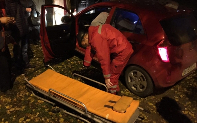 На Ильфа и Петрова столкнулись микроавтобус и автомобиль, есть пострадавшие Фото № 0 На Ильфа и Петрова столкнулись микроавтобус и автомобиль, есть пострадавшие Фото № 0