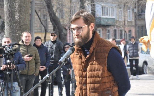 В Одессе открыли памятник читателю (ФОТО, ВИДЕО) Фото № 2 В Одессе открыли памятник читателю (ФОТО, ВИДЕО) Фото № 2
