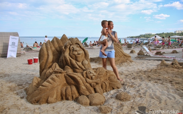 Взрослые и дети лепили из песка: в Одессе прошёл Odessa Sand Fest Фото № 2 Взрослые и дети лепили из песка: в Одессе прошёл Odessa Sand Fest Фото № 2