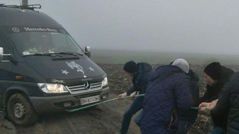 В Одесской области продолжают тонуть автомобили Фото № 0 В Одесской области продолжают тонуть автомобили Фото № 0