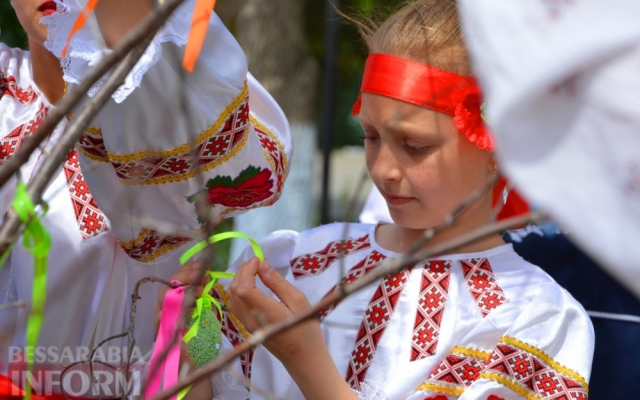 На юге Одесчины устроили масштабную битву пасхальными яйцами (ФОТО) Фото № 7 На юге Одесчины устроили масштабную битву пасхальными яйцами (ФОТО) Фото № 7
