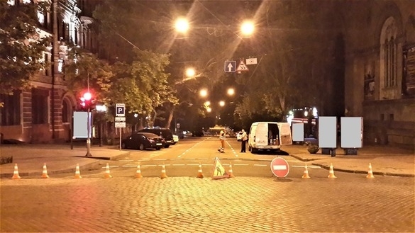 На еще одной одесской улице появились дорожные разметки с предупреждающими надписями Фото № 5 На еще одной одесской улице появились дорожные разметки с предупреждающими надписями Фото № 5