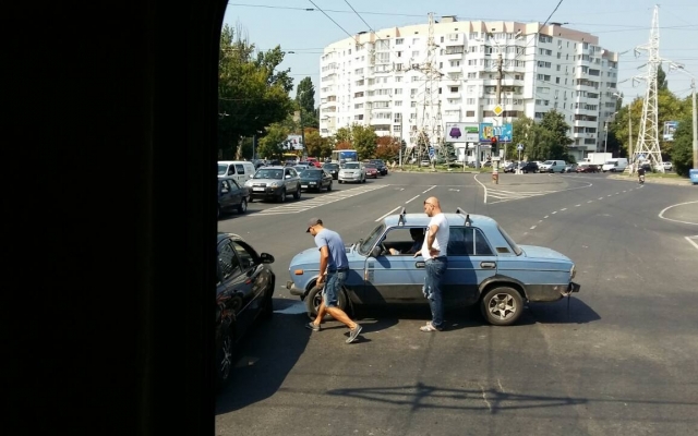 Из-за ДТП в Одессе остановилось движение четырёх трамваев (ФОТО) Фото № 0 Из-за ДТП в Одессе остановилось движение четырёх трамваев (ФОТО) Фото № 0