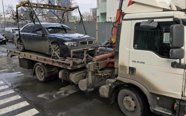 Автохама на литовских номерах проучили эвакуатором (ФОТО) Фото № 1 Автохама на литовских номерах проучили эвакуатором (ФОТО) Фото № 1