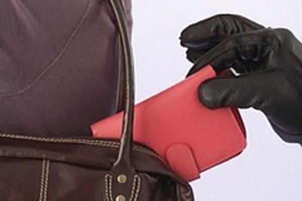 Ранее судимый житель Лиманского района пытался ограбить сотрудницу сельсовета Фото № 0 Ранее судимый житель Лиманского района пытался ограбить сотрудницу сельсовета Фото № 0