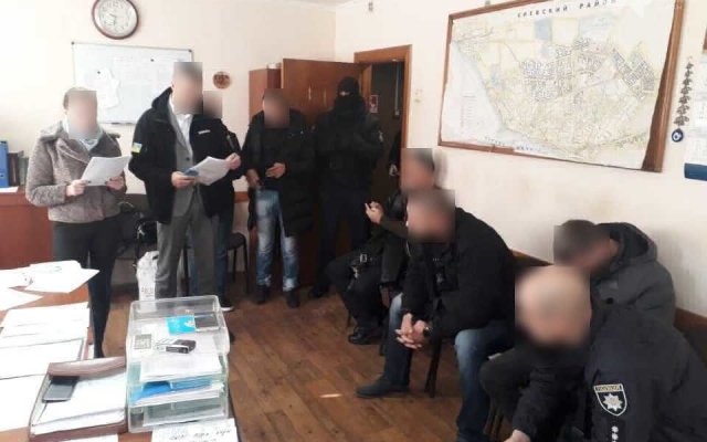 Трое правоохранителей в Одессе избили человека Фото № 1 Трое правоохранителей в Одессе избили человека Фото № 1