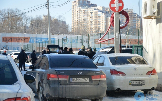 В Одессе подрались активисты и титушки (ФОТО, ВИДЕО) Фото № 1 В Одессе подрались активисты и титушки (ФОТО, ВИДЕО) Фото № 1