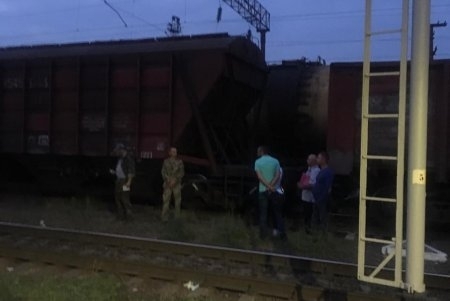 В Малиновском районе на ЖД путях погиб подросток Фото № 1 В Малиновском районе на ЖД путях погиб подросток Фото № 1