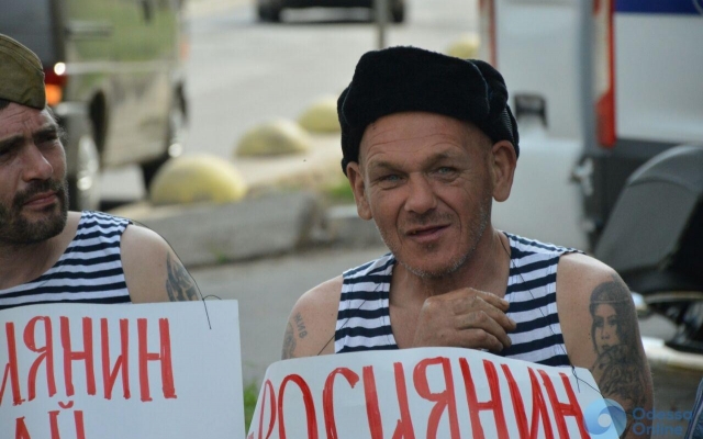 В Одессе бездомных переодели в В Одессе бездомных переодели в