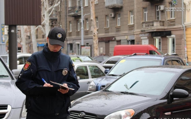 Возле одной из одесских школ оштрафовали троих автохамов (ФОТО) Фото № 0 Возле одной из одесских школ оштрафовали троих автохамов (ФОТО) Фото № 0