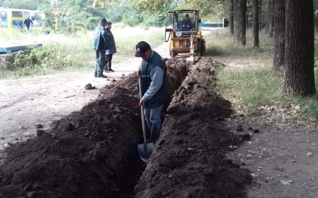 В Одессе на 411-й батарее высадят 140 кустов жасмина (ФОТО) Фото № 3 В Одессе на 411-й батарее высадят 140 кустов жасмина (ФОТО) Фото № 3