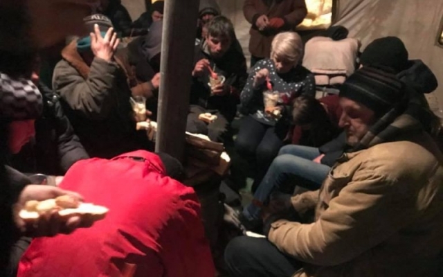 Как в Одессе в помогают бездомным в лютый мороз (ФОТО, ВИДЕО) Фото № 2 Как в Одессе в помогают бездомным в лютый мороз (ФОТО, ВИДЕО) Фото № 2