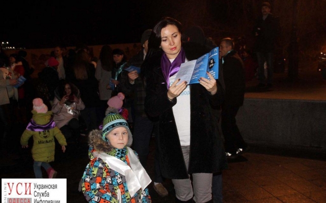 В Одессе прошел флешмоб, посвященный борьбе против насилия (фото) Фото № 7 В Одессе прошел флешмоб, посвященный борьбе против насилия (фото) Фото № 7