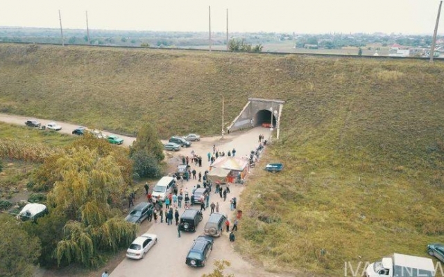 На трассу Р-33 в Раздельнянский район прибыла дорожная техника (ФОТО) Фото № 1 На трассу Р-33 в Раздельнянский район прибыла дорожная техника (ФОТО) Фото № 1