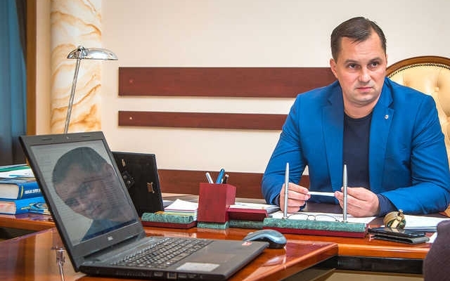 Начальник полиции Одессы стал в интернете хитом, пытаясь говорить по-украински (ВИДЕО) Фото № 0 Начальник полиции Одессы стал в интернете хитом, пытаясь говорить по-украински (ВИДЕО) Фото № 0