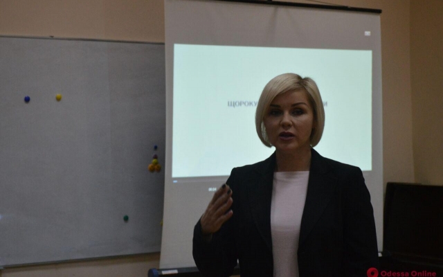 Одесским студентам показали как опасно садиться за руль в нетрезвом состоянии Фото № 6 Одесским студентам показали как опасно садиться за руль в нетрезвом состоянии Фото № 6