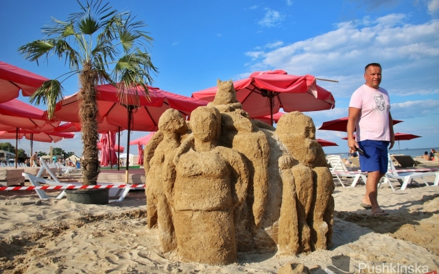 Взрослые и дети лепили из песка: в Одессе прошёл Odessa Sand Fest Фото № 11 Взрослые и дети лепили из песка: в Одессе прошёл Odessa Sand Fest Фото № 11
