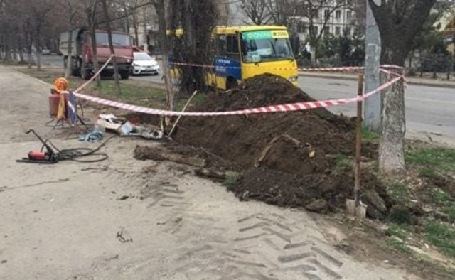 На месте аварии в Одессе застали спящих коммунальщиков (ФОТО) Фото № 0 На месте аварии в Одессе застали спящих коммунальщиков (ФОТО) Фото № 0