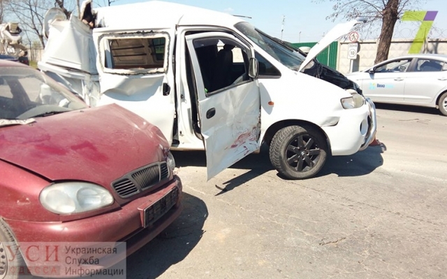 ДТП на Таирова: автомобиль разорвало на части (ФОТО) Фото № 4 ДТП на Таирова: автомобиль разорвало на части (ФОТО) Фото № 4