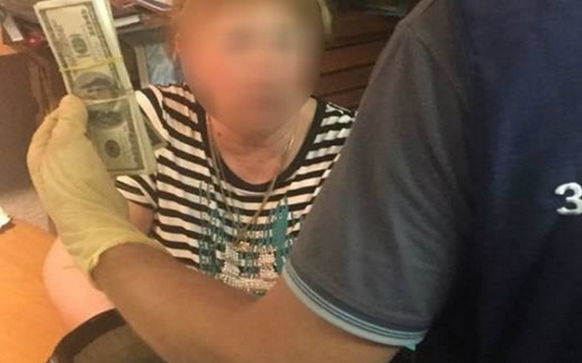 В одном из ВУЗов Одессы задержана взяточница (ФОТО) Фото № 1 В одном из ВУЗов Одессы задержана взяточница (ФОТО) Фото № 1