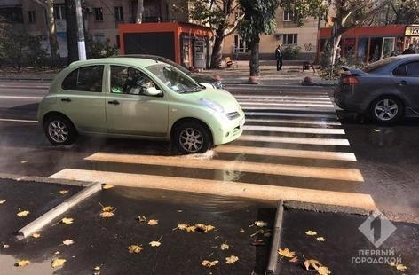 Мэрия опровергла прорыв теплотрассы на Сегедской Фото № 0 Мэрия опровергла прорыв теплотрассы на Сегедской Фото № 0