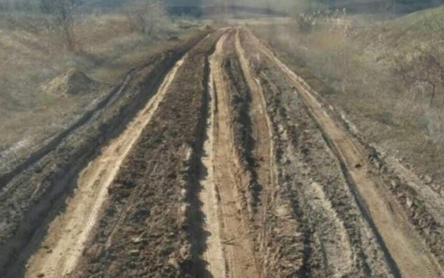 Из-за состояния дорог в Тарутинском районе продовольствие поставляют спасатели (ФОТО) Фото № 1 Из-за состояния дорог в Тарутинском районе продовольствие поставляют спасатели (ФОТО) Фото № 1