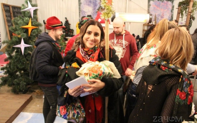 Одесситы наколядовали на благотворительность более 5 тысяч гривен (ФОТО) Фото № 5 Одесситы наколядовали на благотворительность более 5 тысяч гривен (ФОТО) Фото № 5