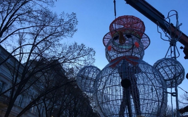 «Праздник к нам приходит» - украшение города к Новому году Фото № 2 «Праздник к нам приходит» - украшение города к Новому году Фото № 2
