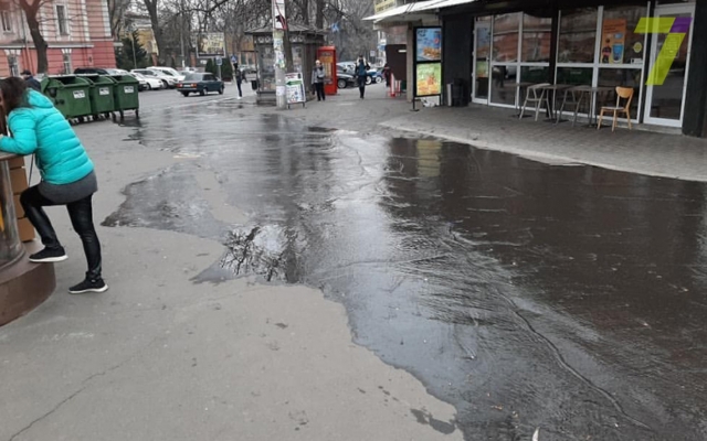 В Одессе закрывали аттракцион и устроили потоп Фото № 1 В Одессе закрывали аттракцион и устроили потоп Фото № 1