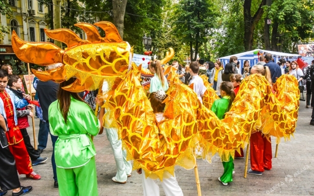 В Горсаду с размахом отпраздновали День Институтов Конфуция (ФОТО) Фото № 2 В Горсаду с размахом отпраздновали День Институтов Конфуция (ФОТО) Фото № 2