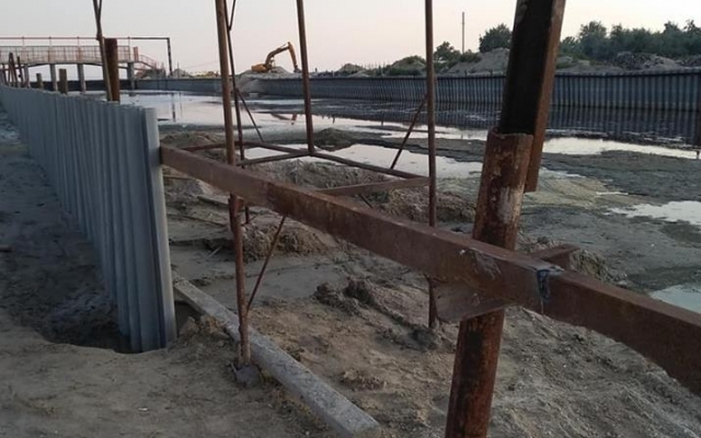 Груды покорёженного металла и пластика: одесситка о заброшенной стройке Фото № 8 Груды покорёженного металла и пластика: одесситка о заброшенной стройке Фото № 8