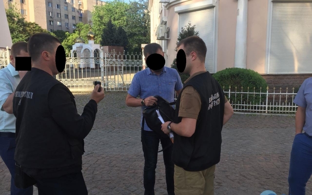 В Одессе следователь требовал крупную взятку за закрытие дела о смертельном ДТП Фото № 2 В Одессе следователь требовал крупную взятку за закрытие дела о смертельном ДТП Фото № 2