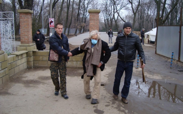 В Одессе нашли пожилого мужчину, которого посадили на поезд и отправили с глаз долой (ФОТО) Фото № 1 В Одессе нашли пожилого мужчину, которого посадили на поезд и отправили с глаз долой (ФОТО) Фото № 1