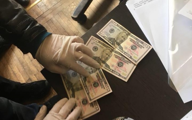 Майор одесской полиции задержан на получении взятки (ФОТО) Фото № 0 Майор одесской полиции задержан на получении взятки (ФОТО) Фото № 0