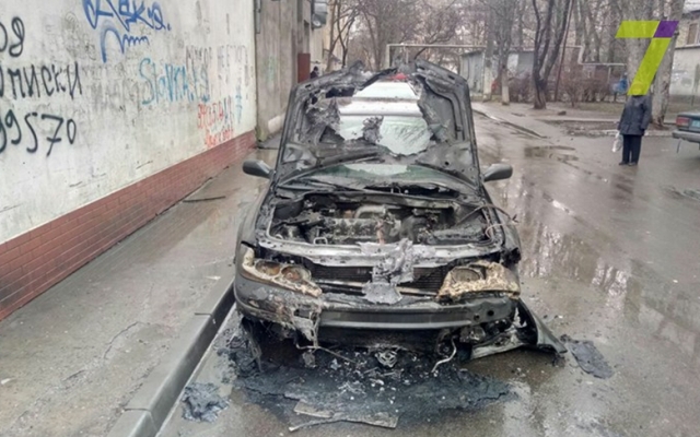 Сегодня в Одессе горел Renault (ФОТО) Фото № 0 Сегодня в Одессе горел Renault (ФОТО) Фото № 0