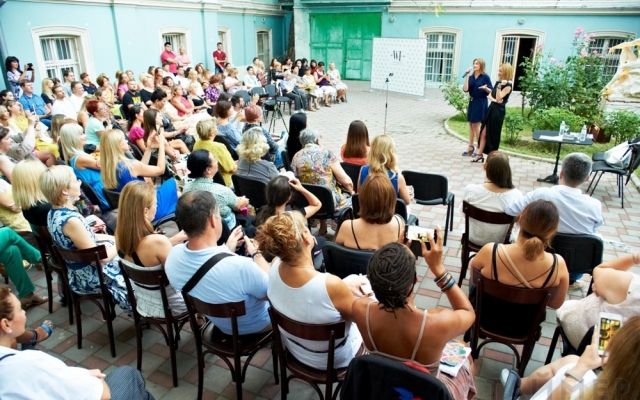 Одесская писательница создала тандем со звездой «95-го квартала» Фото № 2 Одесская писательница создала тандем со звездой «95-го квартала» Фото № 2