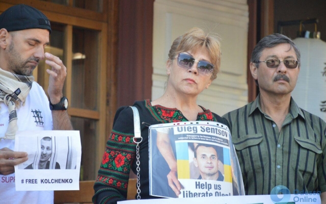 «Свободу узникам Кремля»: в Одессе митинговали в поддержку украинских политзаключённых Фото № 8 «Свободу узникам Кремля»: в Одессе митинговали в поддержку украинских политзаключённых Фото № 8