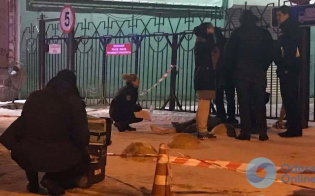 Стала известна личность убитого ночью одессита Фото № 0 Стала известна личность убитого ночью одессита Фото № 0