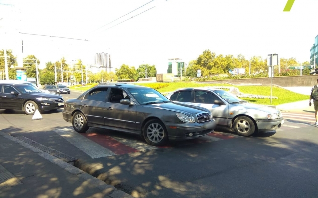 На площади 10 Апреля сбили пожилую одесситку Фото № 1 На площади 10 Апреля сбили пожилую одесситку Фото № 1
