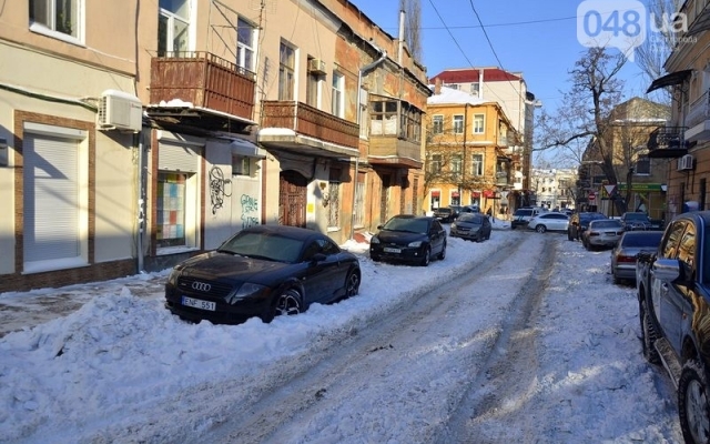 В Одессе не справляются с уборкой снега на улицах Фото № 11 В Одессе не справляются с уборкой снега на улицах Фото № 11