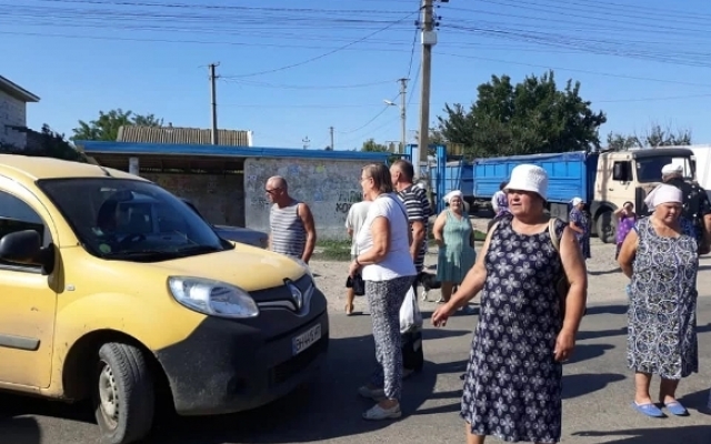 Под Одессой перекрыли дорогу Фото № 0 Под Одессой перекрыли дорогу Фото № 0