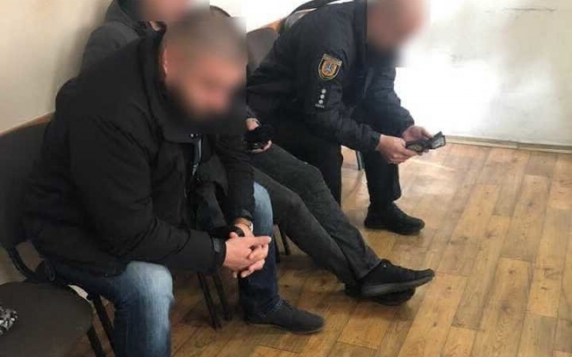 Трое правоохранителей в Одессе избили человека Фото № 2 Трое правоохранителей в Одессе избили человека Фото № 2