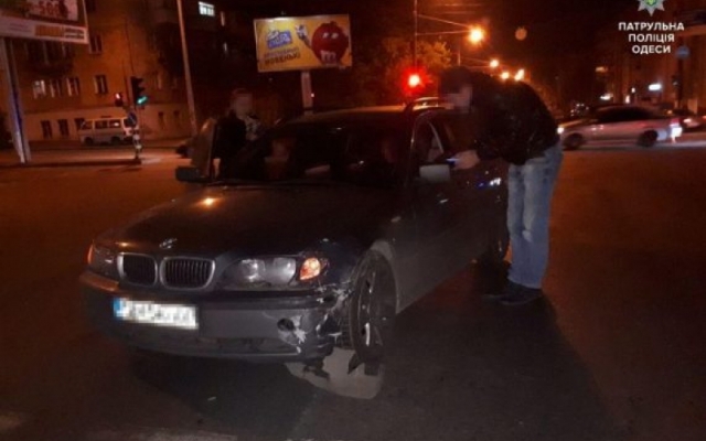 Серьёзная авария с участием трёх иномарок, пострадали маленький ребёнок и пожилой мужчина Фото № 0 Серьёзная авария с участием трёх иномарок, пострадали маленький ребёнок и пожилой мужчина Фото № 0